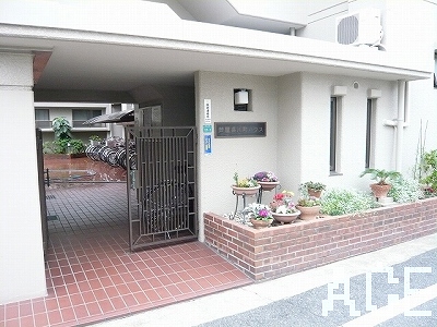 芦屋呉川町ハウス