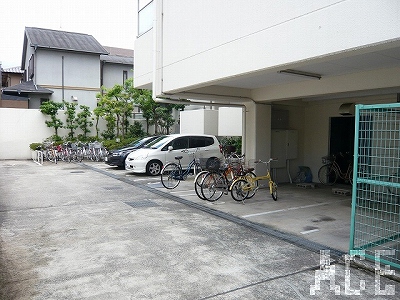 ファミール芦屋伊勢町／駐車場　芦屋市伊勢町のマンション