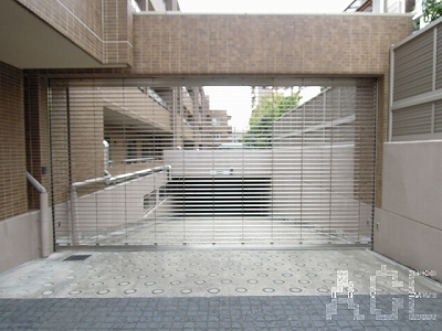 ジオグランデ芦屋大原町／駐車場