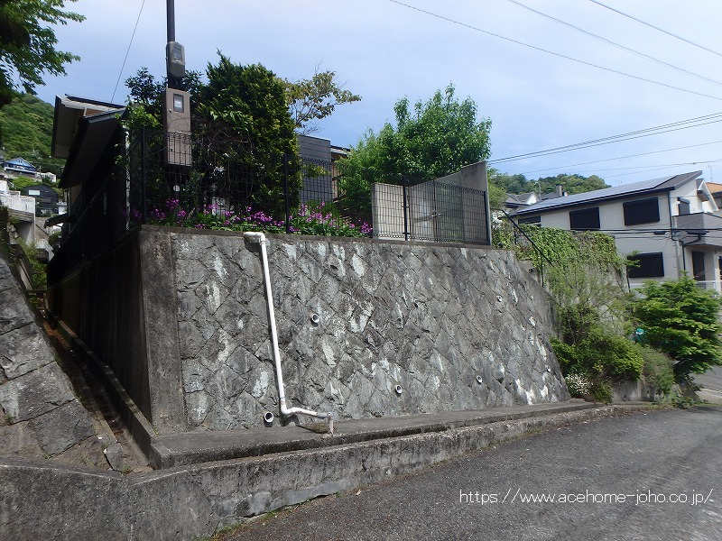 東側道路から南へ望む