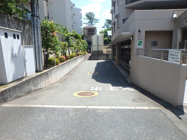 駐車場入口