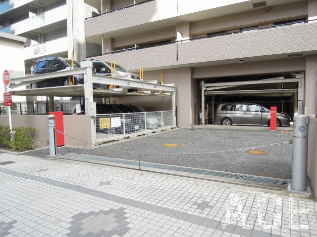 駐車場内