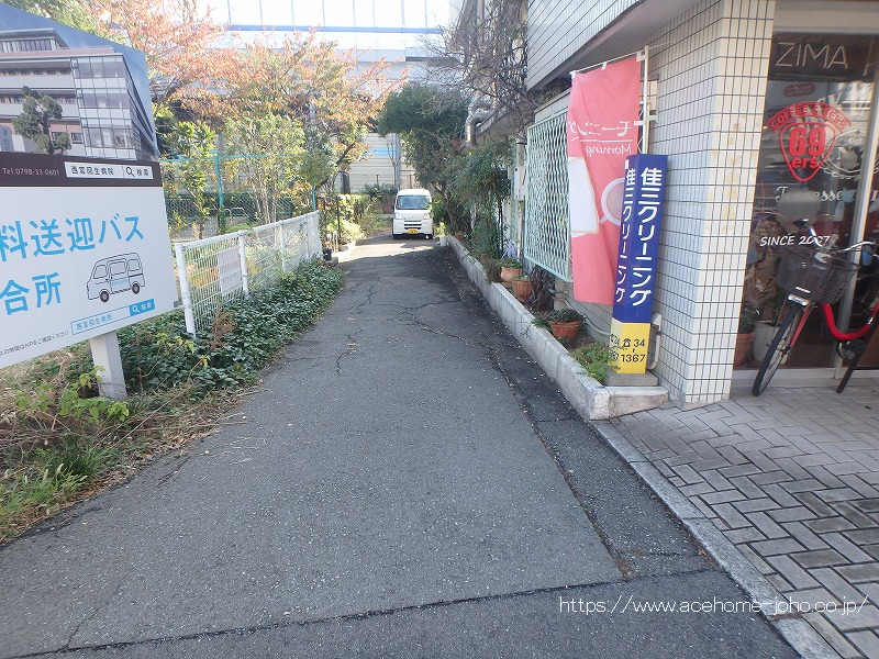 東側通路から南へ望む