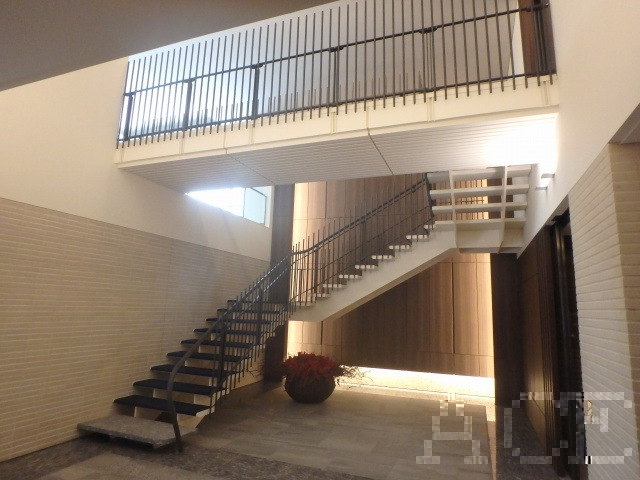 エントランス内ホール