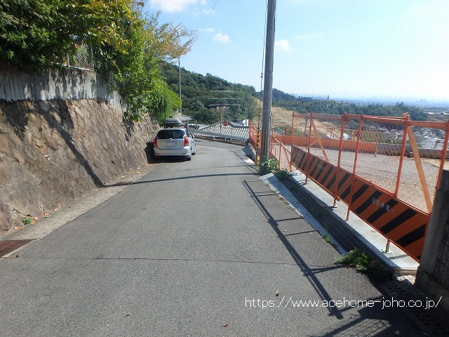 北側道路から東へ望む