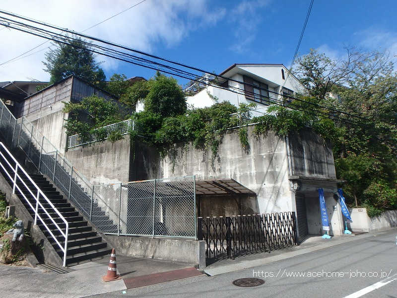 南東側より