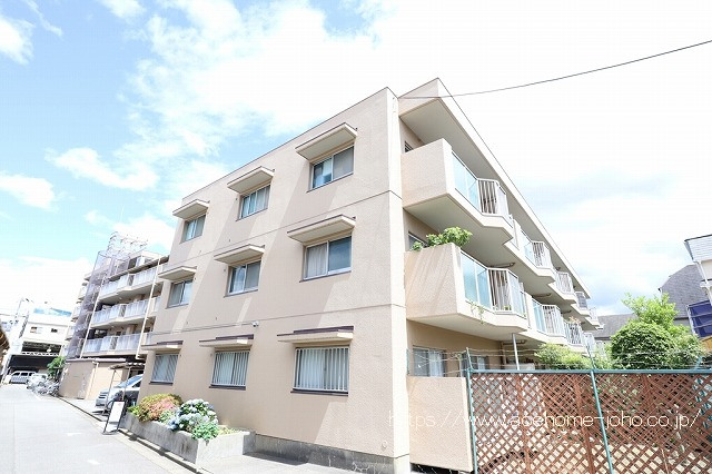 建物外観／南西側より