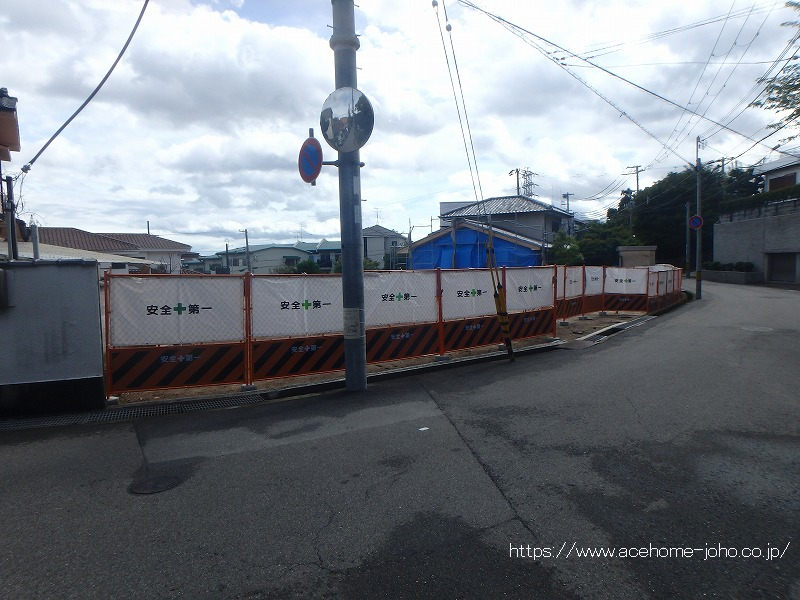 北西側公道から