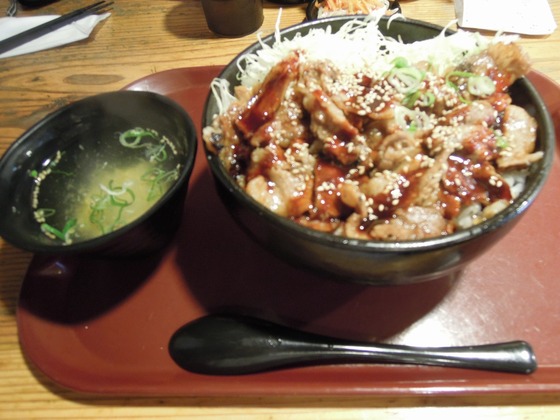 ヤフーブログに 焼肉丼と盛岡冷麺をランチに食べる 肉丼専門店 西宮ビーフ ｊｒ西宮駅近くの国道２号線沿い を書きました エースホームブログ